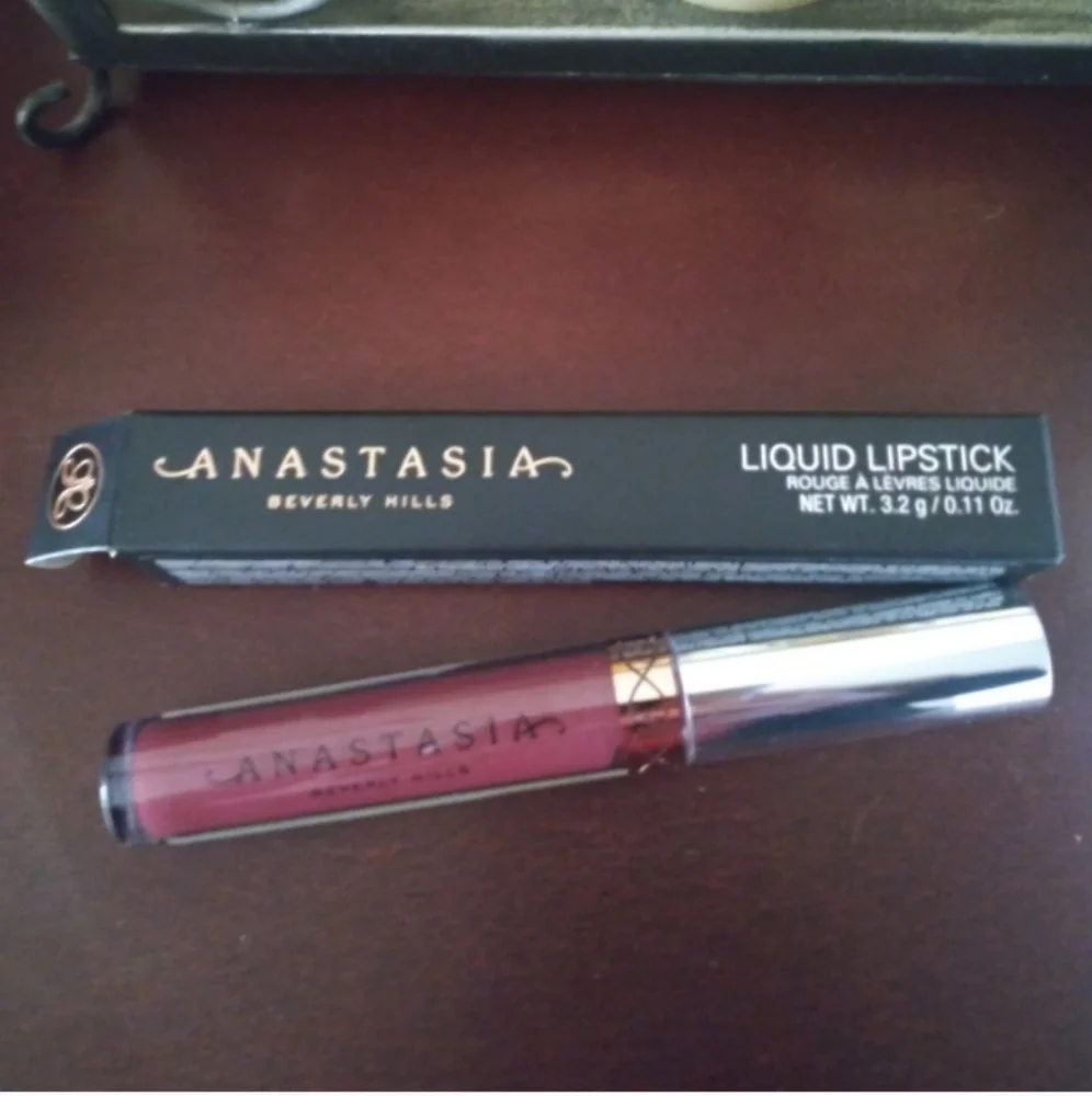 NIB Anastasia Beverly Hills Red Lipstick Liquid Matte